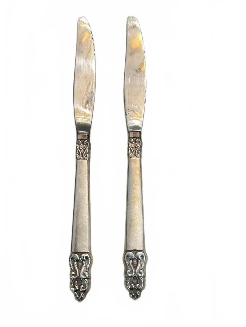 1847 Rogers Bros King Frederik Silverplate Dinner Knives, Set of 2